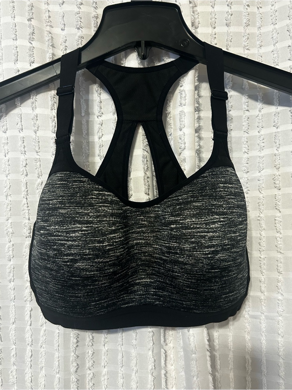 Victoria’s Secret Incredible 34D Black Heathered Racerback Sports Bra